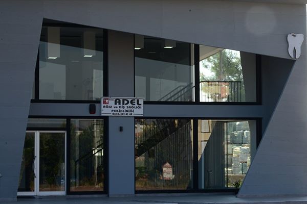 Adel Dental Clinic Outside of Adel Dental Clinic building
